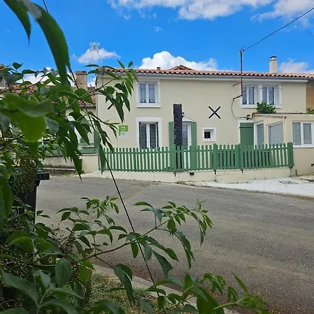 Les Fontaines Apartment *